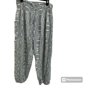 Paradise Island yoga pants